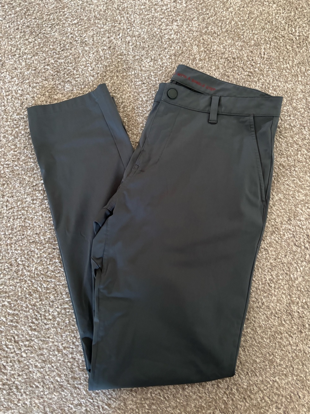 Rhône Slim Commuter Pants in Wild Forest